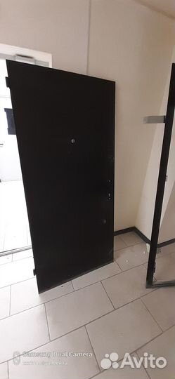 Входные железные двери (совсем новые из нового дом