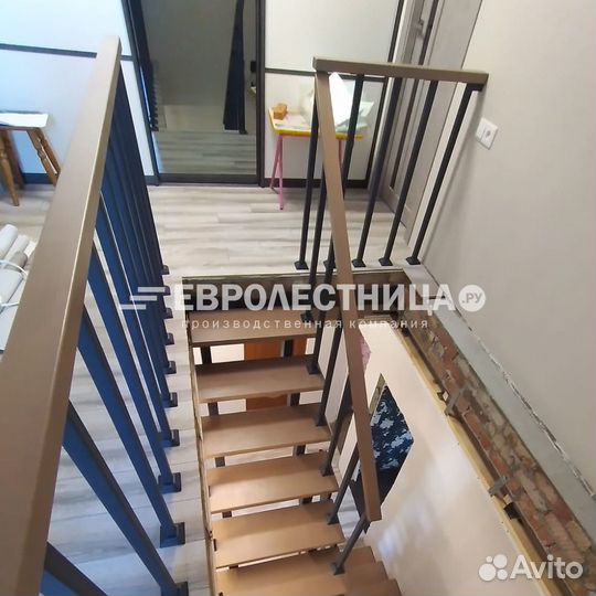 Лестница на металлокаркасе