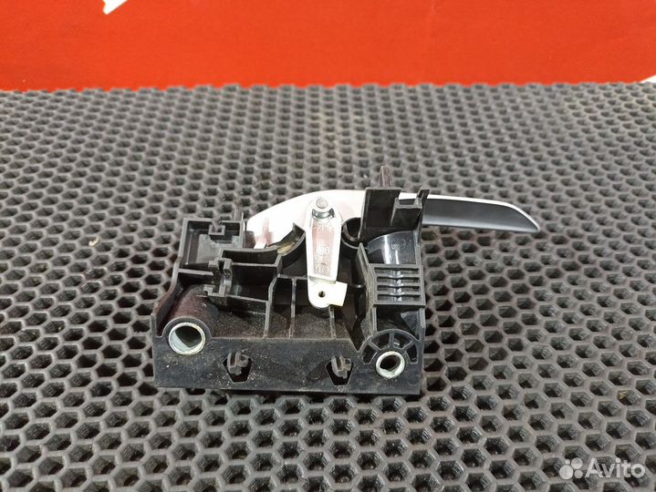 Ручка двери внутренняя левая Volvo FH