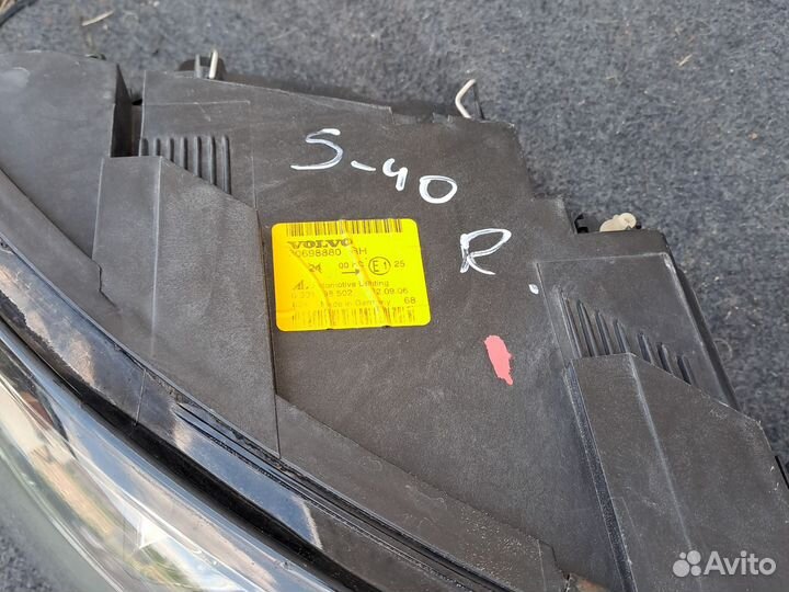 Фара передняя левая и правая Volvo S40, V50