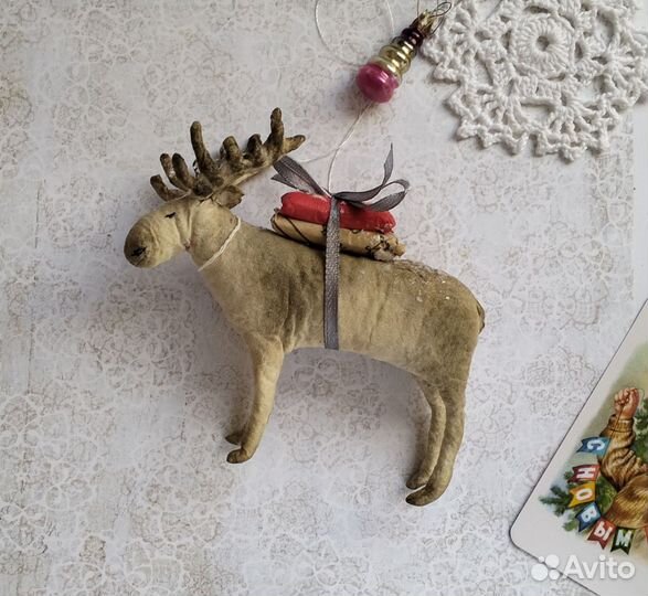 Ватная елочная игрушка Лось с подаркам