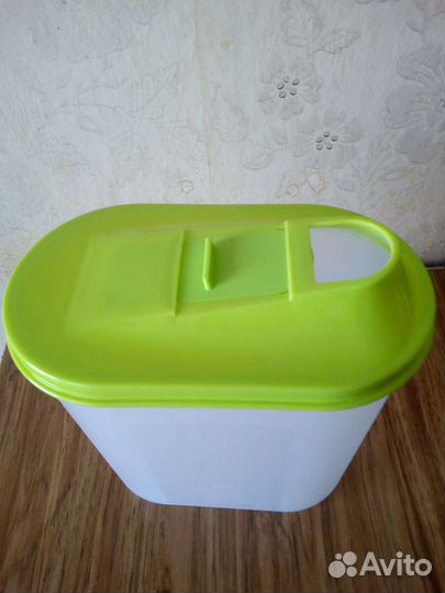 Емкость для сыпучих продуктов 2л,новая