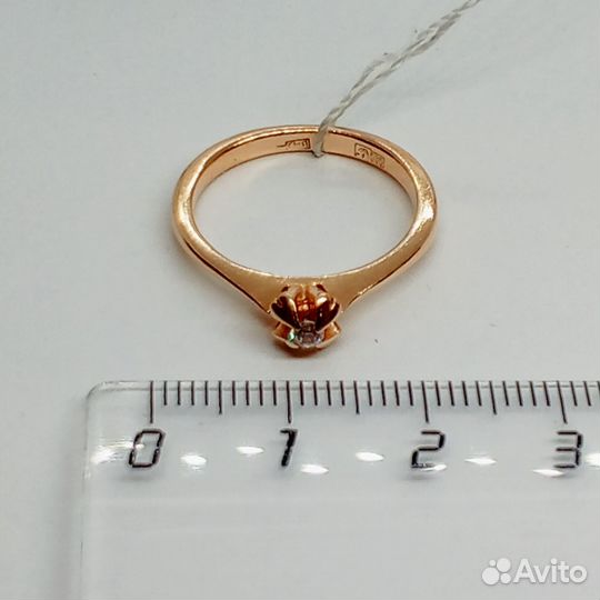 Кольцо с синтетическим камнем Золото