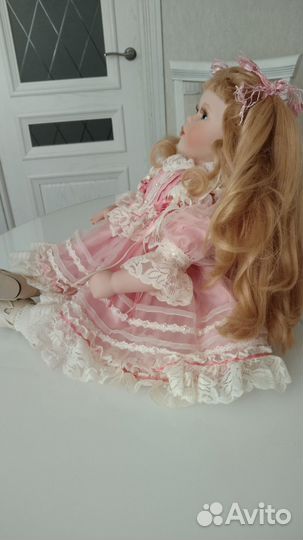 Кукла фарфоровая коллекционная