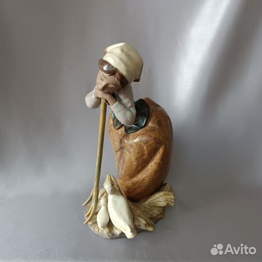 Фарфоровая статуэтка Lladro Gres