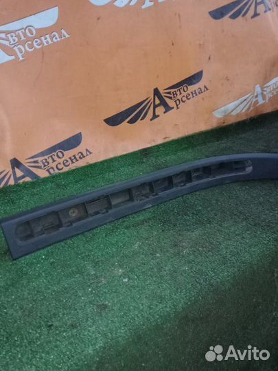 Накладка порога правая Volkswagen Touareg