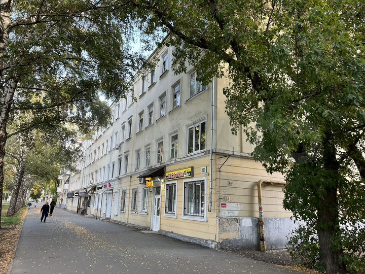 4-к. квартира, 70 м², 2/4 эт.
