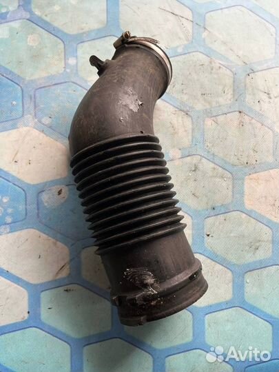 Патрубок воздушного фильтра 06E129629E