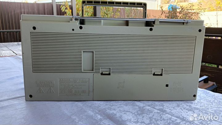 Магнитофон sanyo
