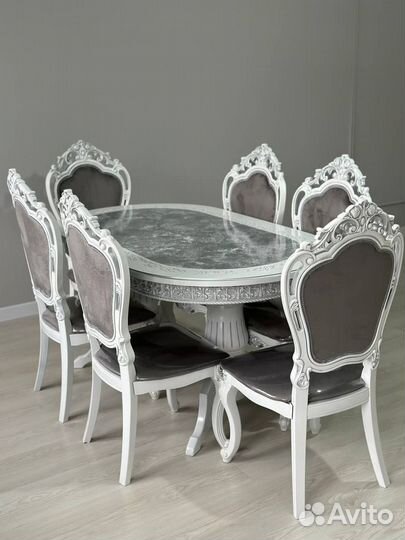 Стол со стулом