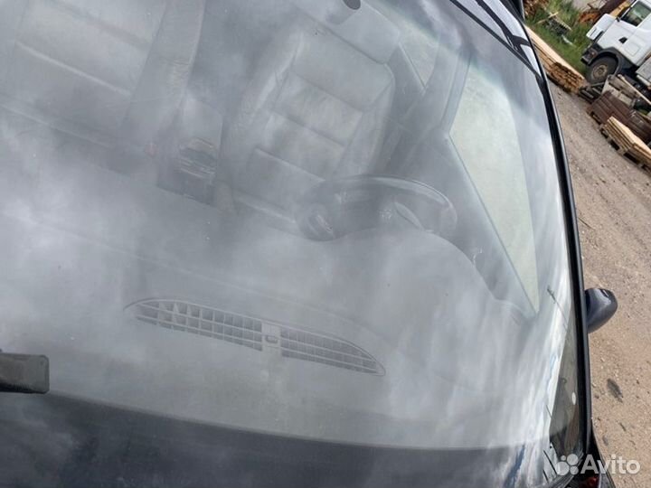 Стекло лобовое (ветровое) Audi A6 C5 1997-2004