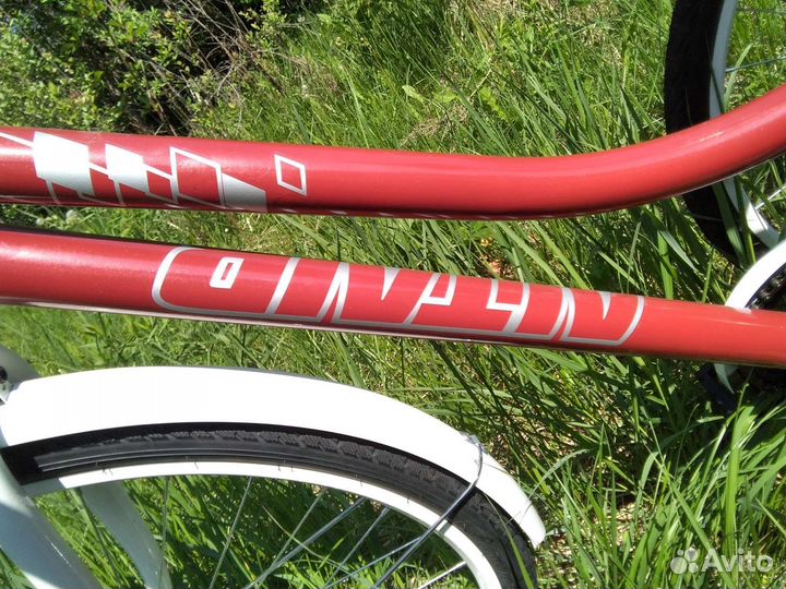 Велосипед дорожный с удобной рамой новый