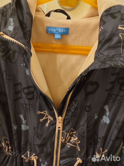 Ветровка для девочки