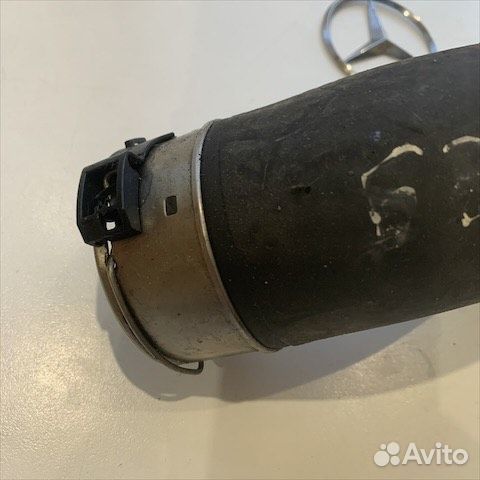 Патрубок интеркуллера правый Мерседес OM651