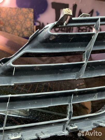 Решетка радиатора Toyota Camry 40