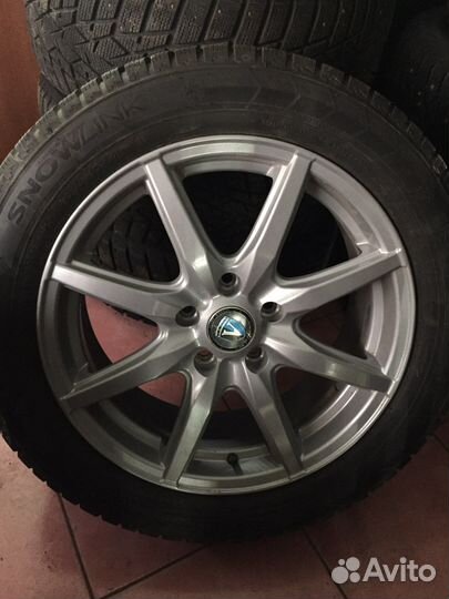 Шины зимние 215 55 r17