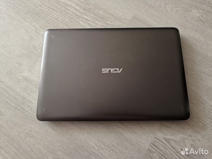 Asus full HD core I-5 6200U, 8GB DDR4, 240 SSD