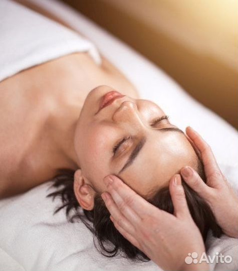 Модель на макияж