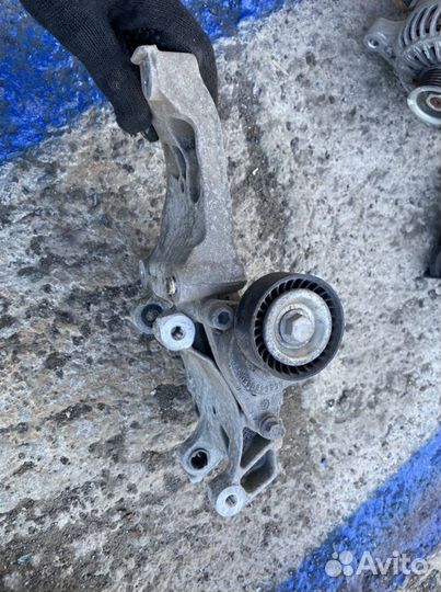 Кронштейн навесного оборудования Citroen C-Elysee