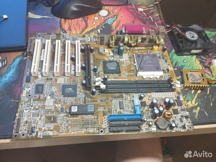 Материнская плата с процессором и кулером