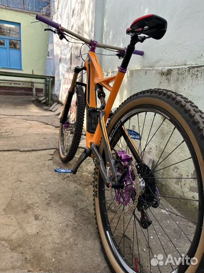 Велосипед specialized stumpjumper carbon 27,5 L