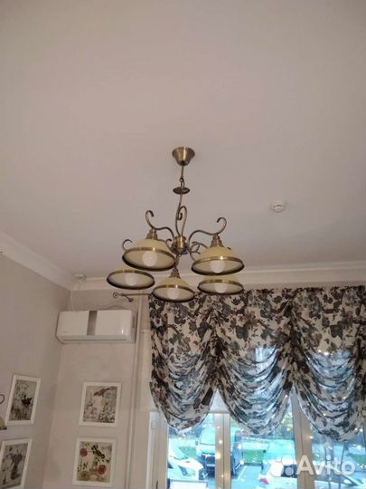 Люстры и светильники