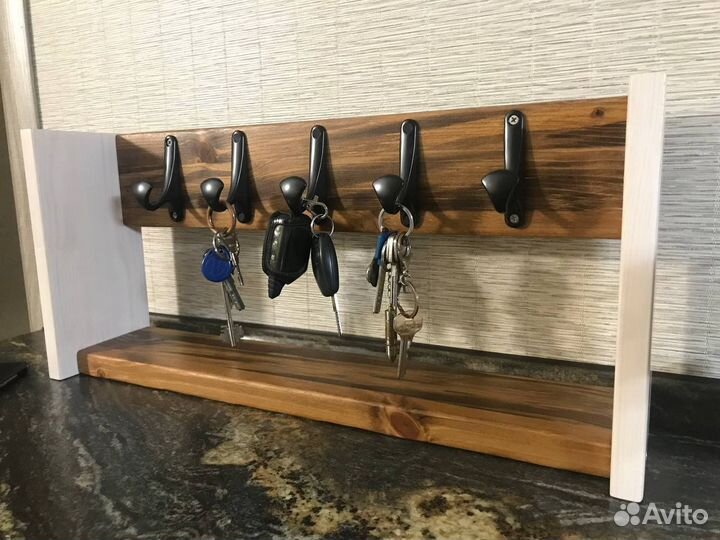 Полочка Ключница настенная из дерева