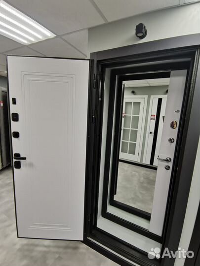 Дверь входная: Тайга 9см. 2мдф Эмалит