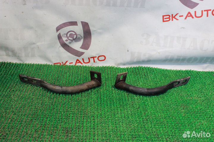 Крепеж переднего бампера Cadillac Escalade GMT800