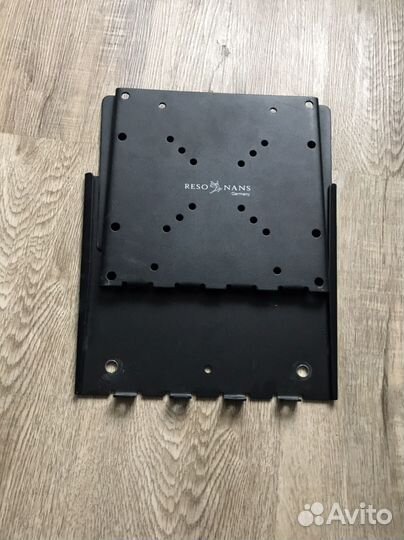 Настенное крепление для телевизора