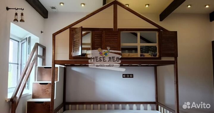 Двухъярусная кровать