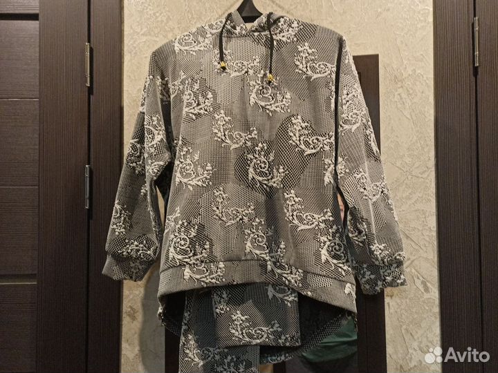 Спортивный костюм женский