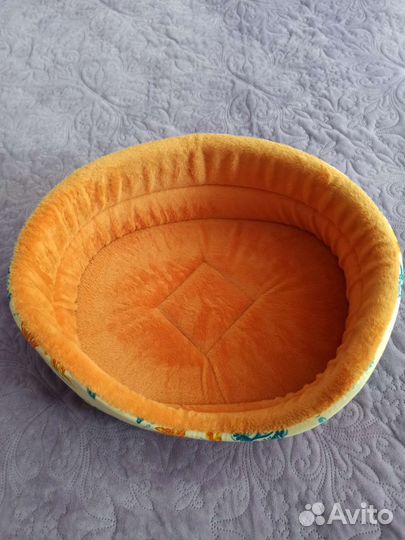 Лежанка для кошек новая
