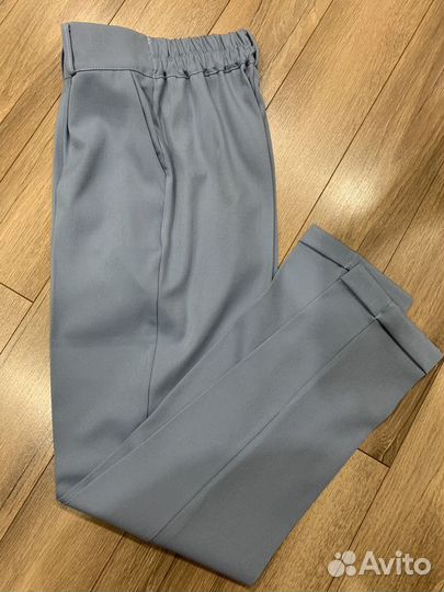 Костюм женский брючный 42-44 р