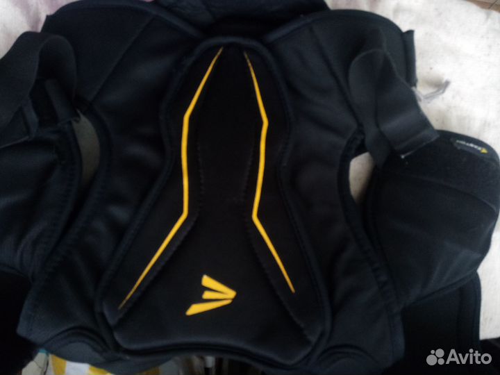 Нагрудник хоккейный детский