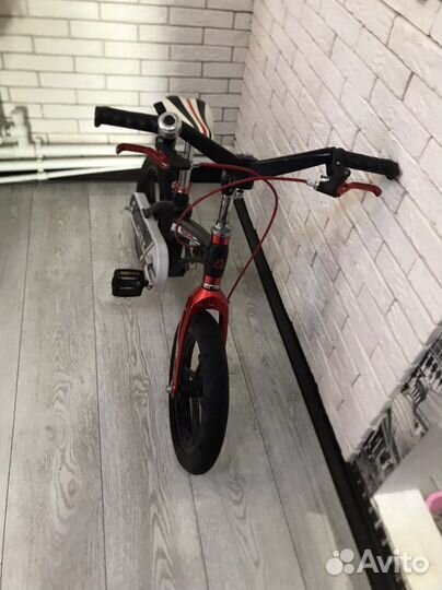 Трехколесный велосипед