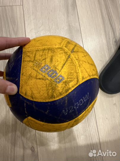 Волейбольный мяч mikasa v200w бу