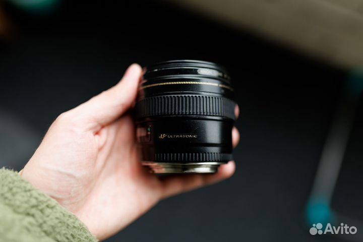 Canon EF 85mm f 1.8 usm