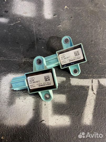 Датчик удара #: 1725 Audi A5 8T