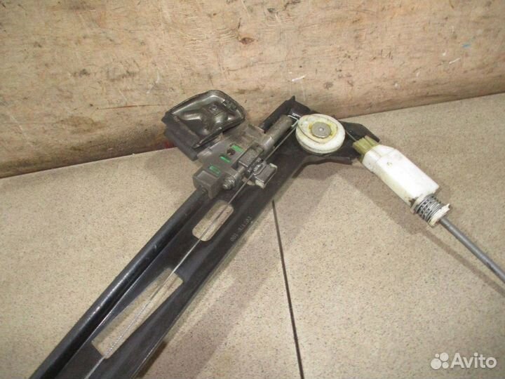 Стеклоподъемник передний правый VW Passat CC