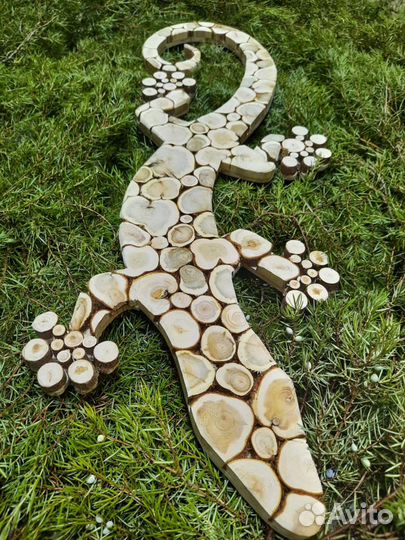 Панно из можжевельника