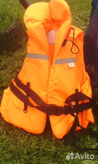 Спасательный жилет
