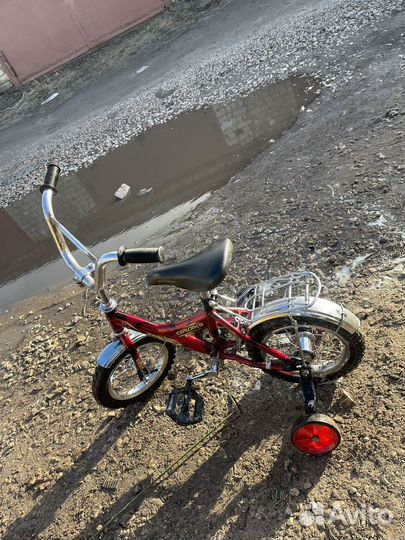 Детский велосипед четырехколесный