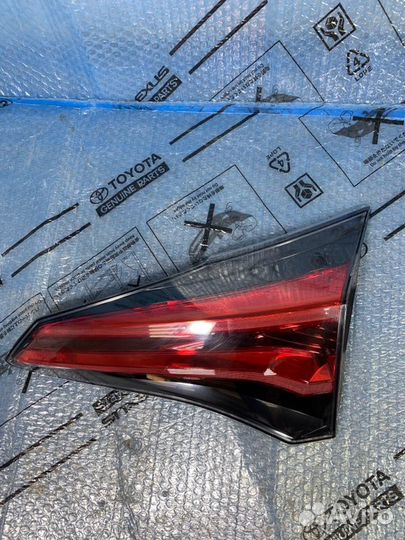 Фонарь задний правый Toyota Rav4 XA40 2015