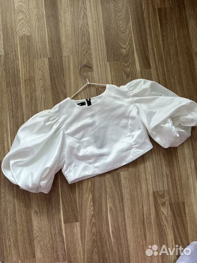 Белая блузка рубашка укороченная