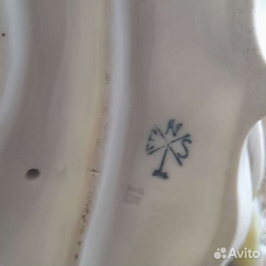 Антикварная статуэтка 