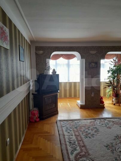 3-к. квартира, 111,8 м², 2/5 эт.