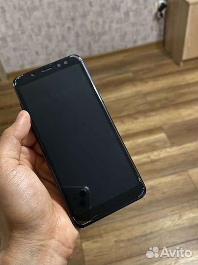 Телефон Samsung galaxy a8