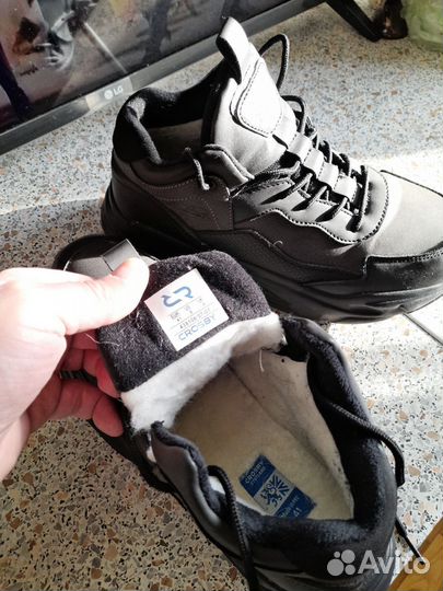 Кроссовки. Crosby. Новые. Мужские 41р. Мех. Новые