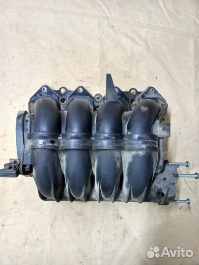 Впускной коллектор Peugeot Partner фургон 1.6 2012